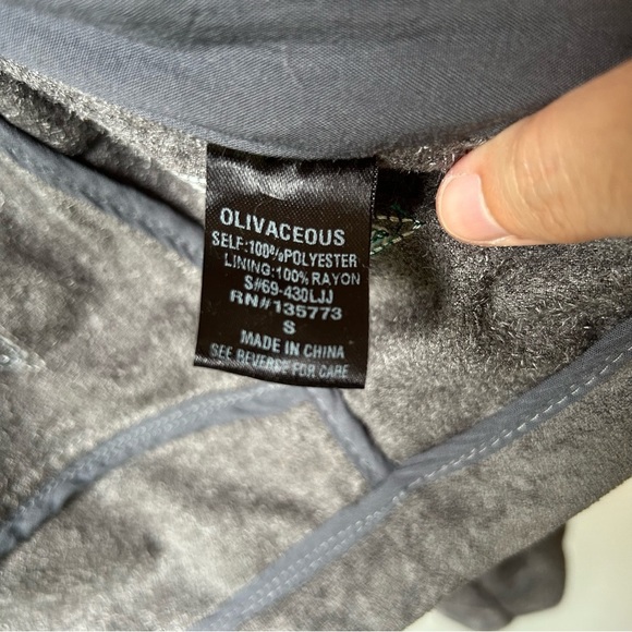 The Impeccable Pig Olivaceous faux suede cropped moto jacket with star appliqué - Picture 7 of 11